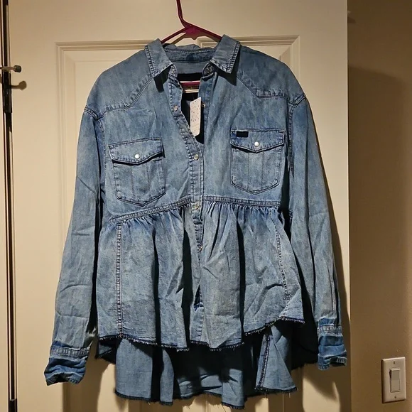 Free People Dylan Babydoll Shacket Snap Front High Low Hem Chambrey Size Sm NWT - Picture 2 of 16